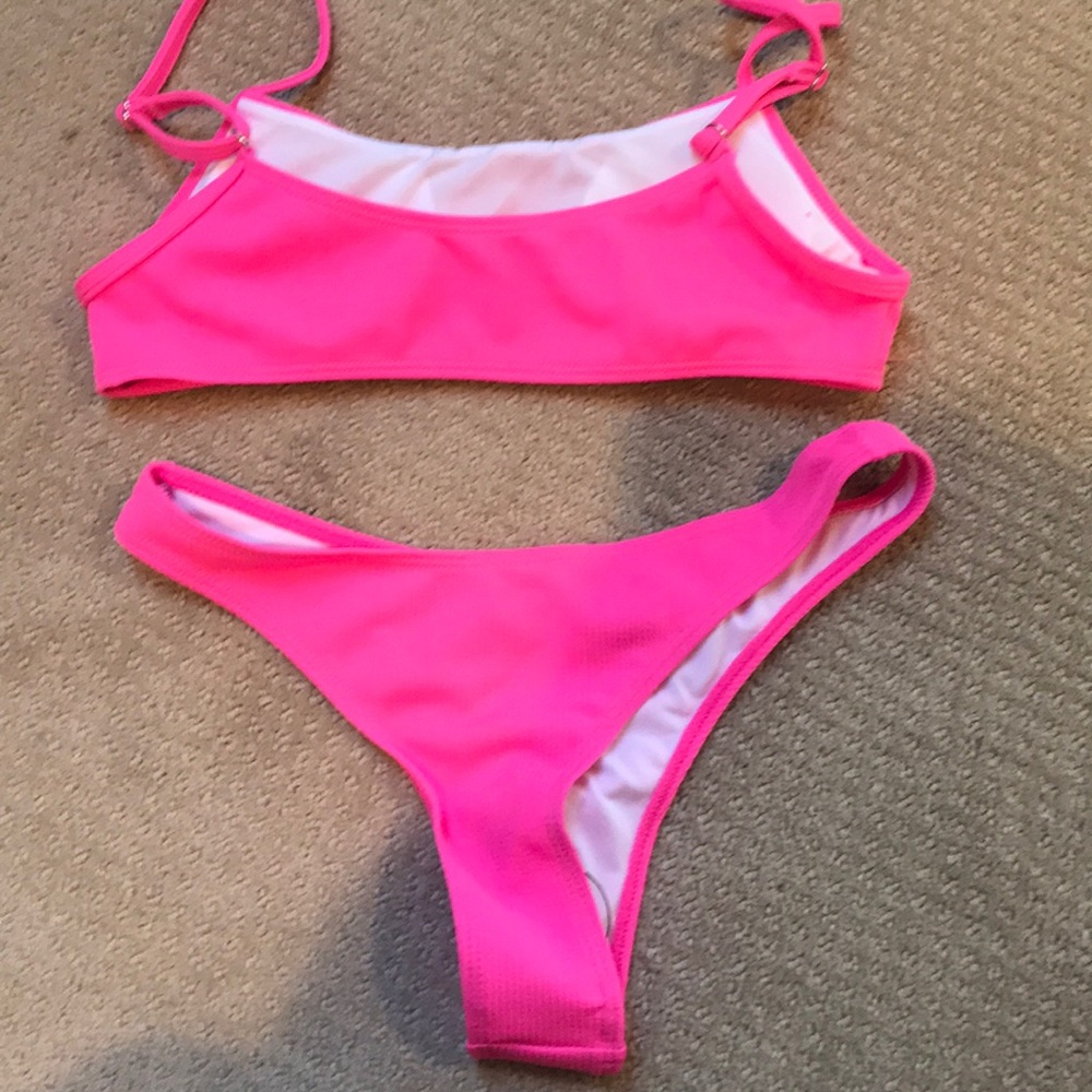 Neon bikini - Picture 3 of 4